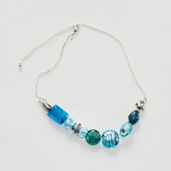 Avon Beaded Chic Necklace “Sealife” - Picture 4 of 4